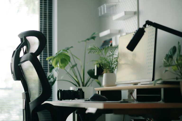 Tips for Creating a Relaxing Home Workspace to Boost Productivity